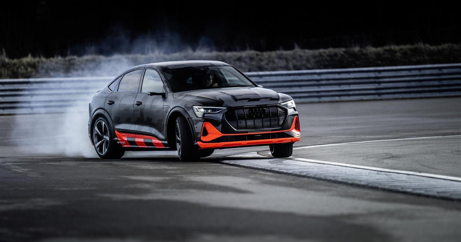 Audi e tron s drift mode