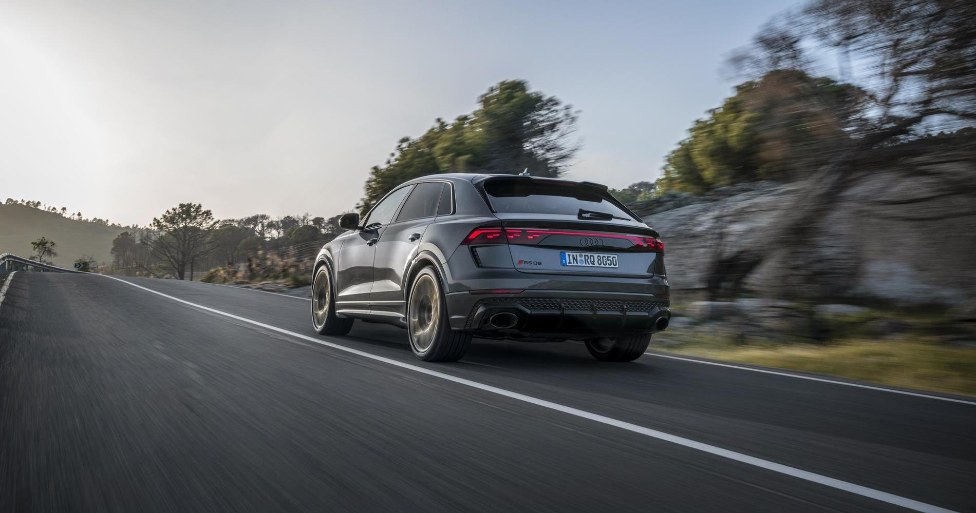 Audi RSQ8 Performance 6