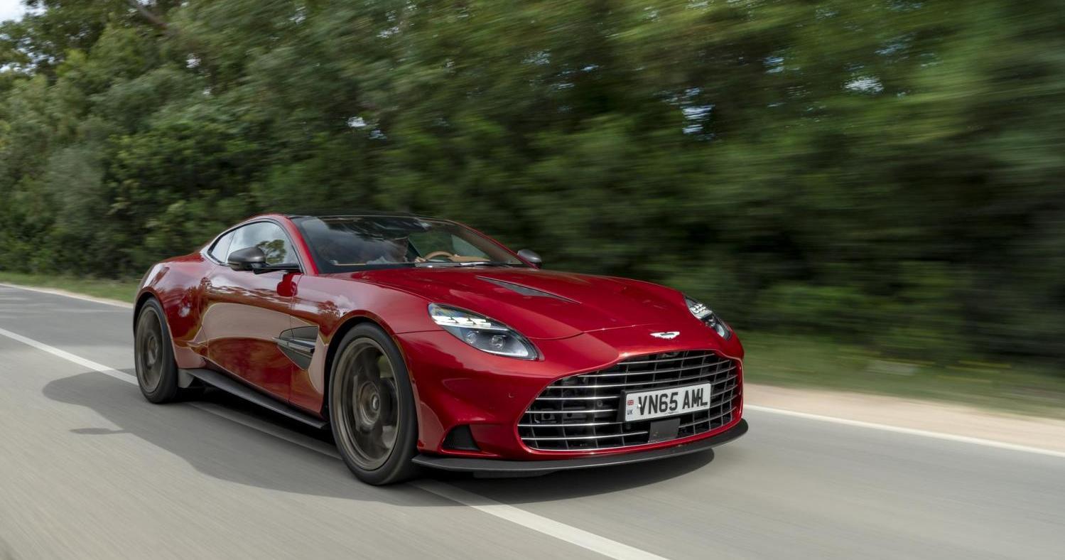 Auto 12 cilindri Aston Martin Vanquish