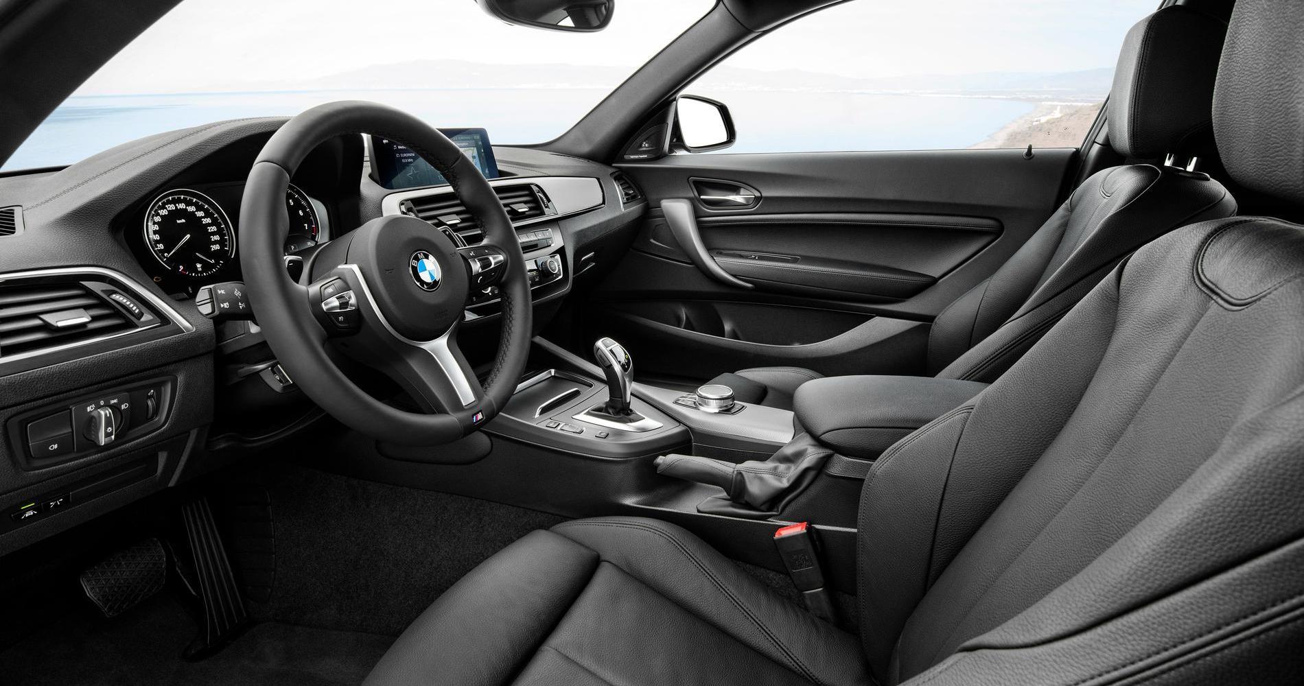 BMW M240i xDrive interni