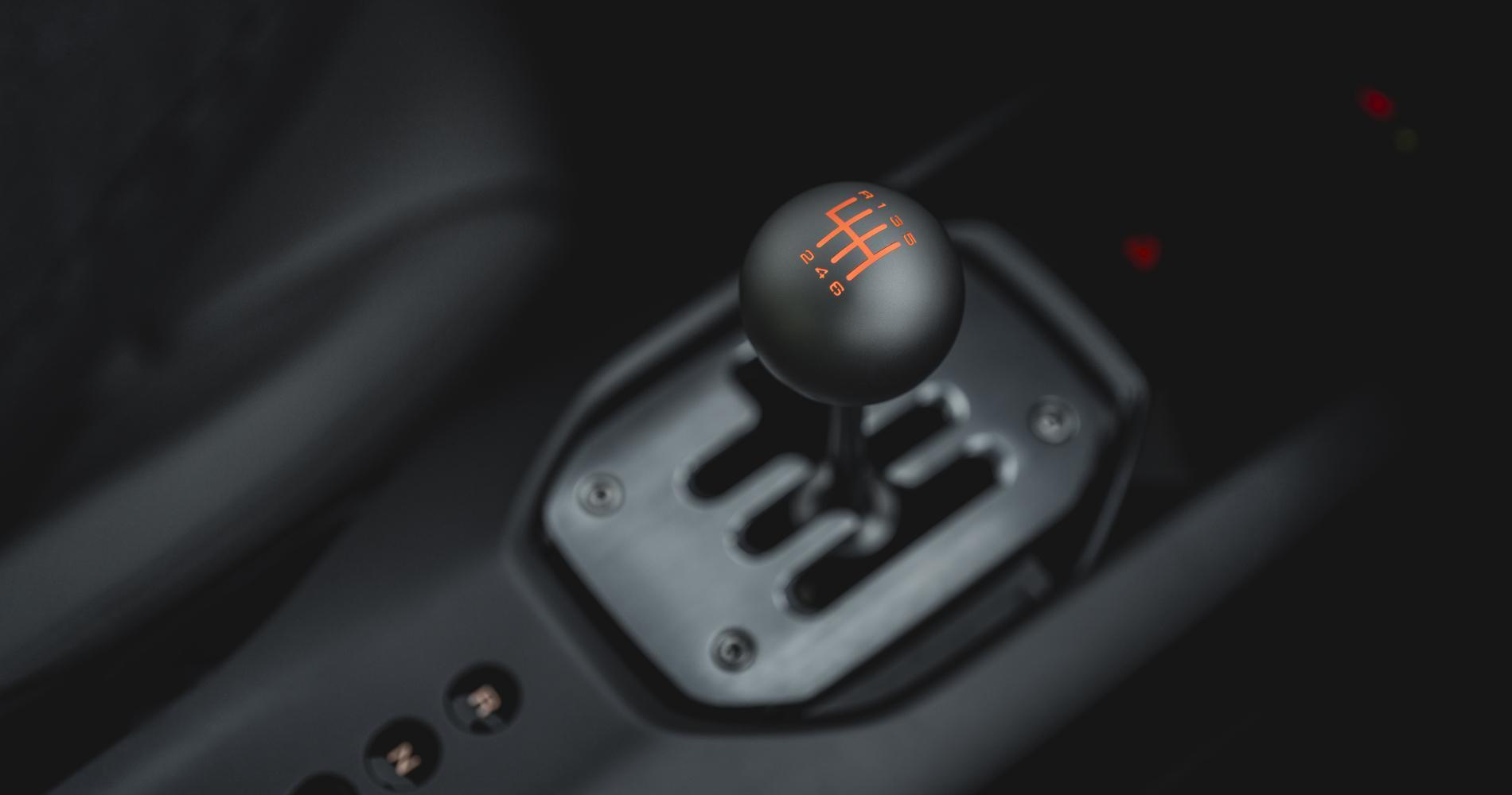 Ferrari 12Cilindri Manuale leva e griglia