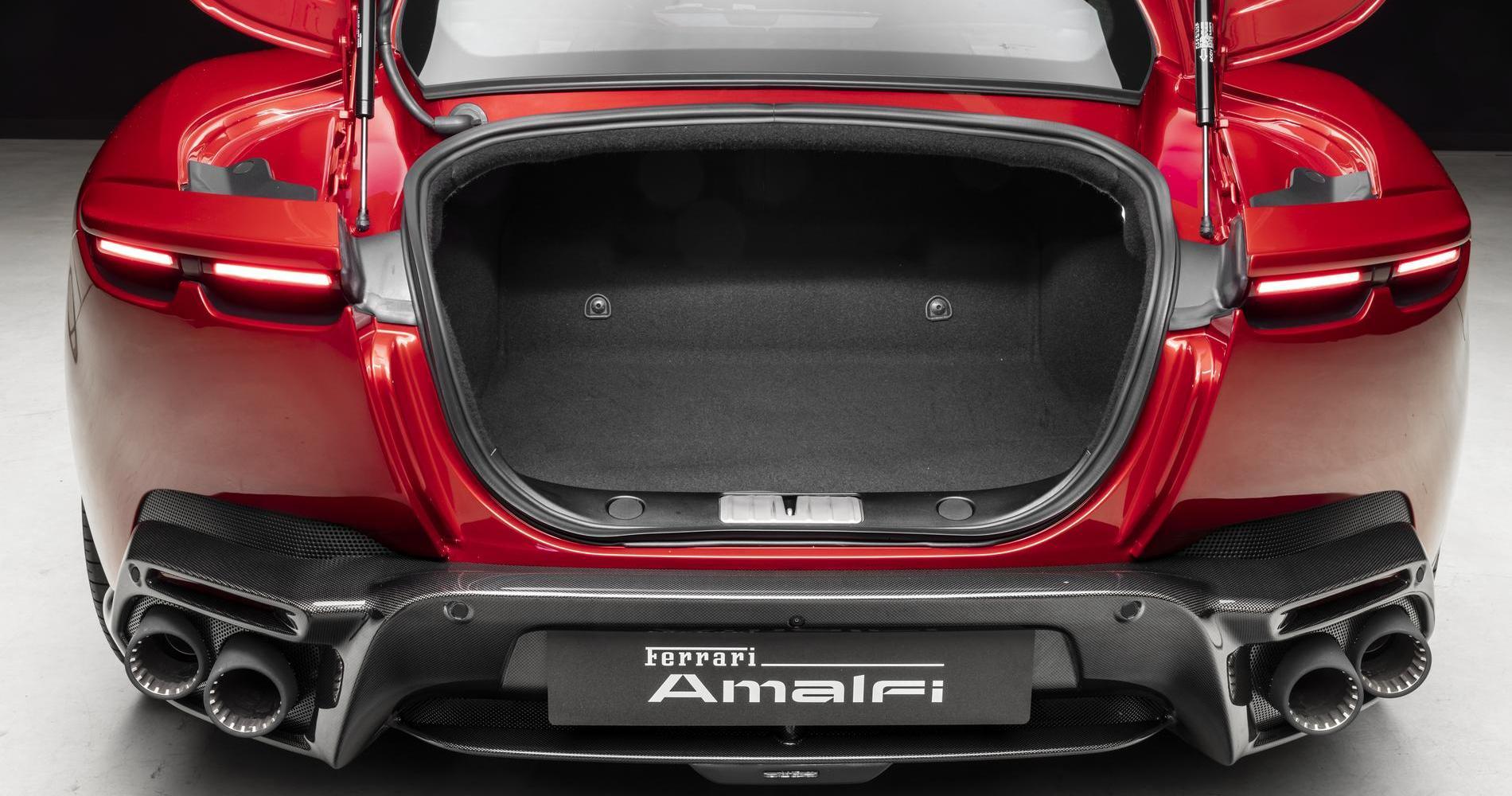 Ferrari Amalfi bagagliaio