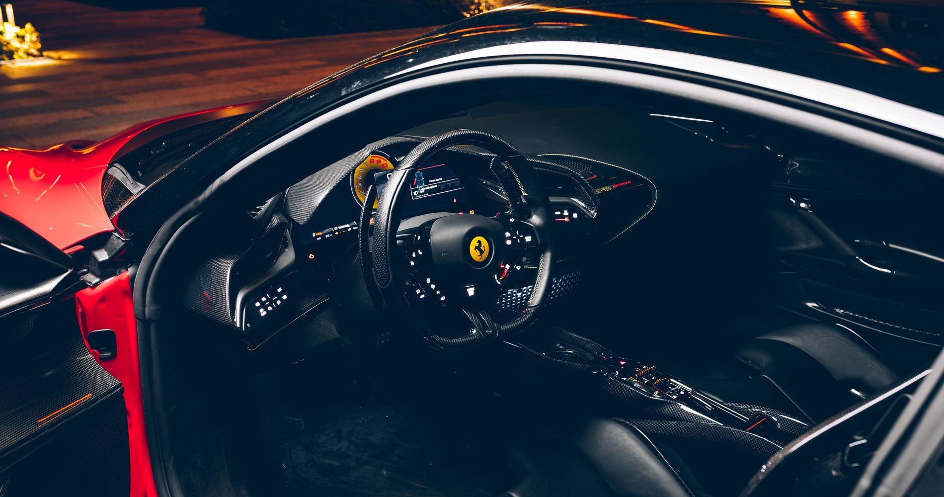 Ferrari approved sf90 interni