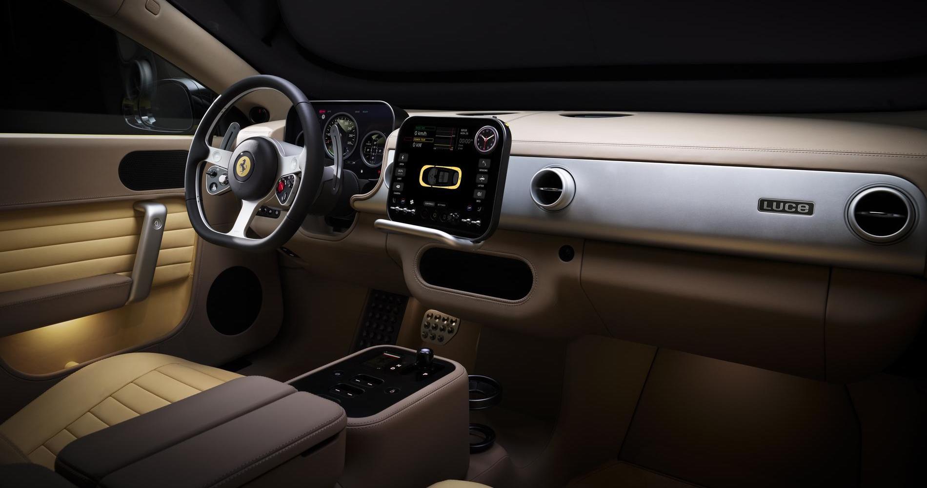 Ferrari Luce interni