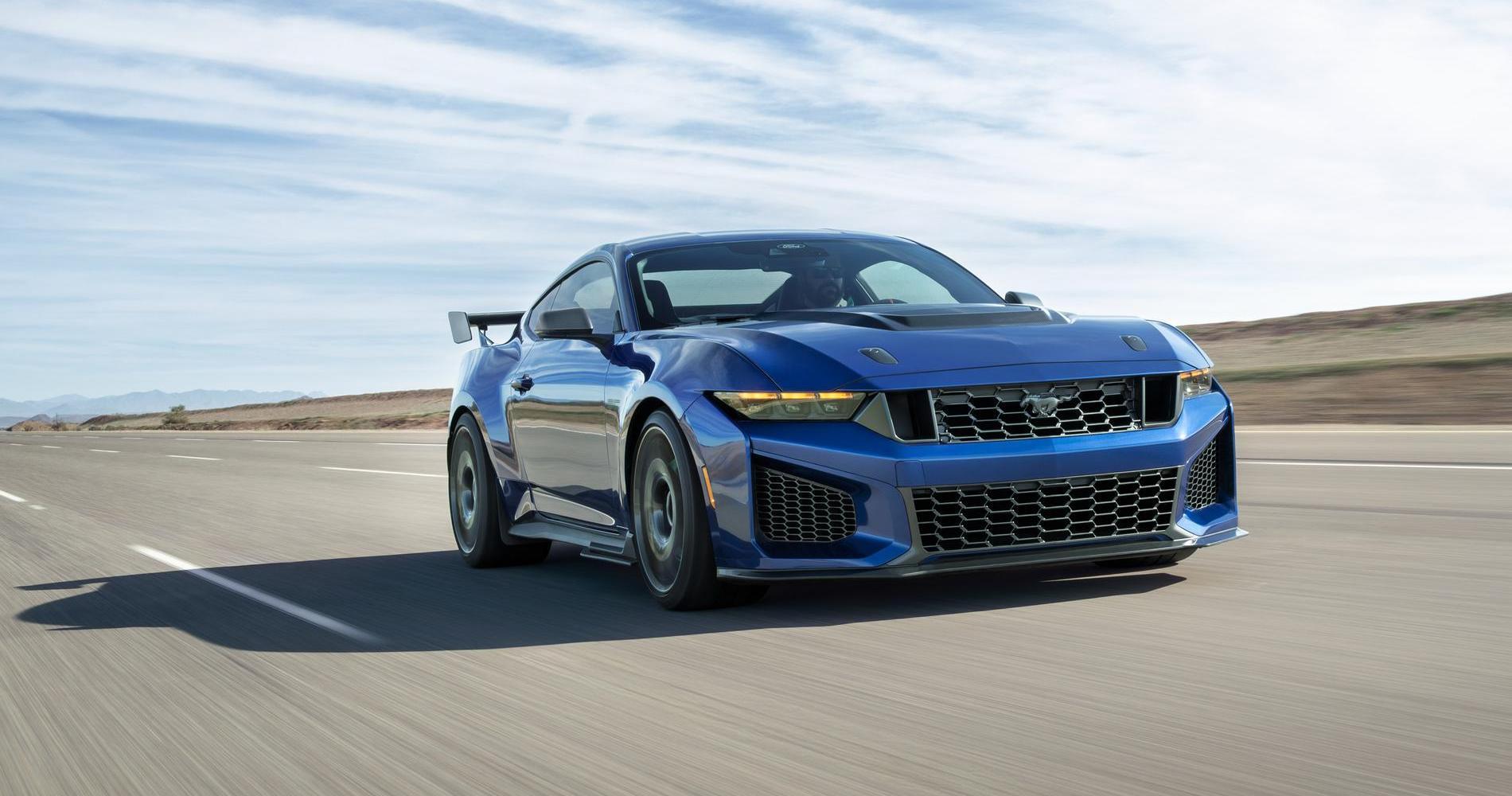 Ford Mustang Dark Horse SC 22