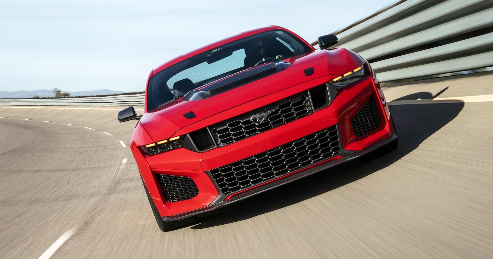 Ford Mustang Dark Horse SC 5