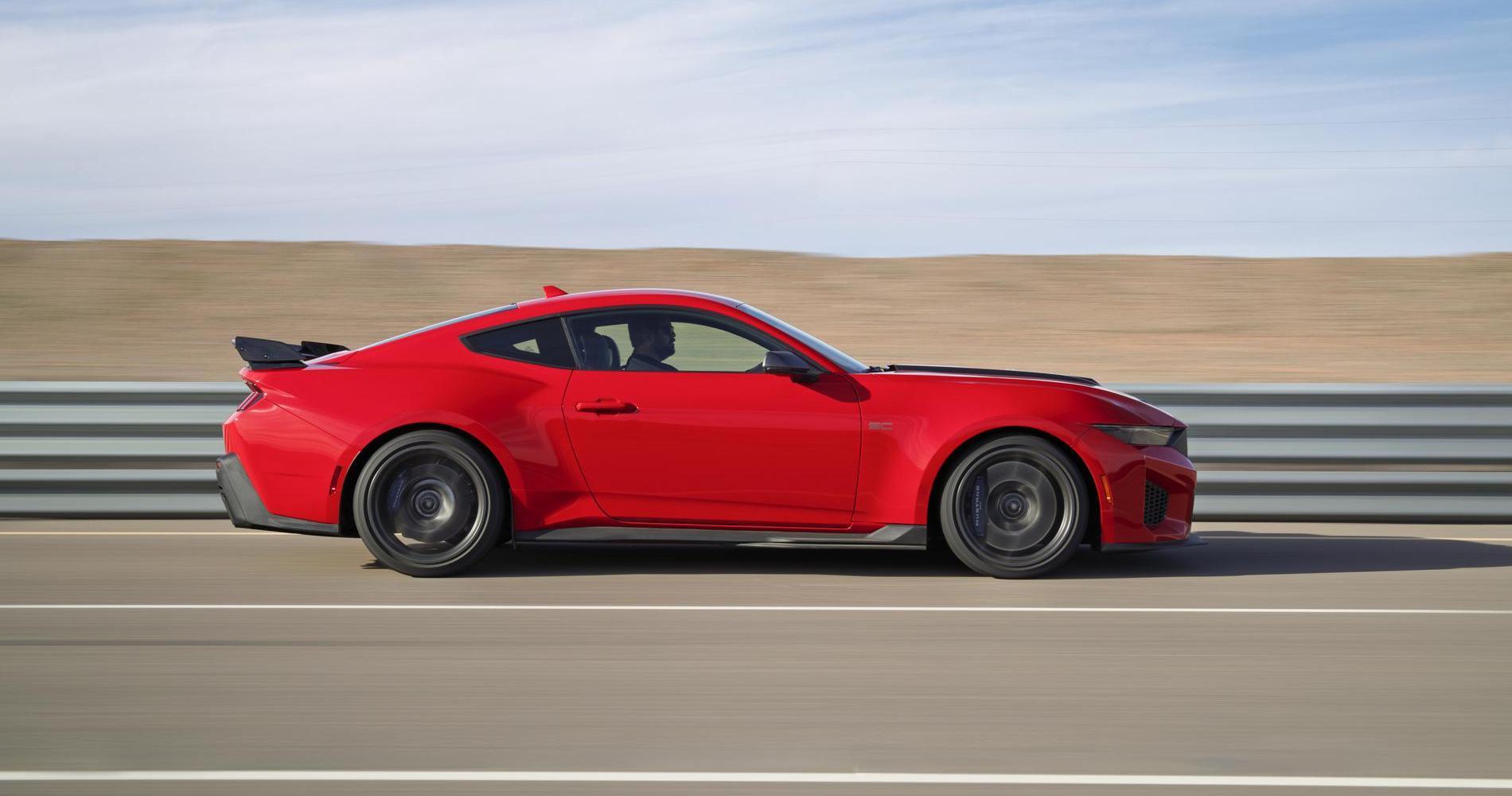 Ford Mustang Dark Horse SC 8