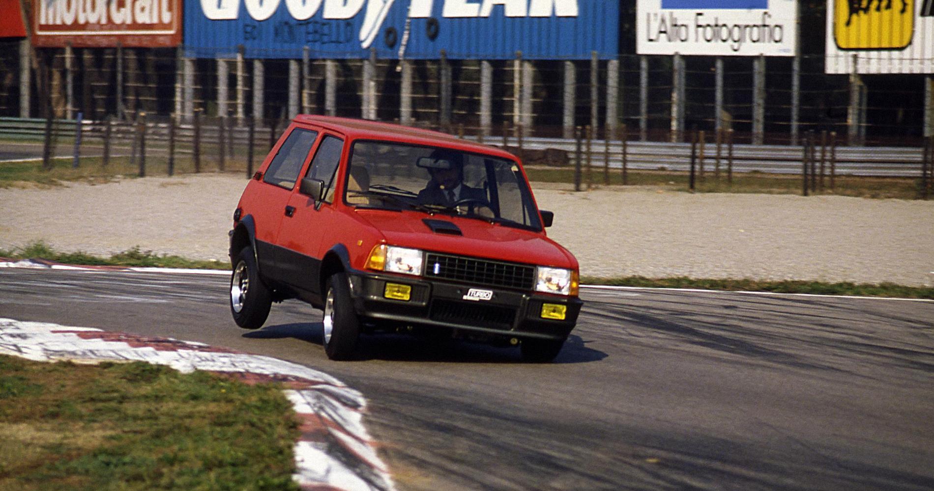 Innocenti Mini De Tomaso Turbo foto