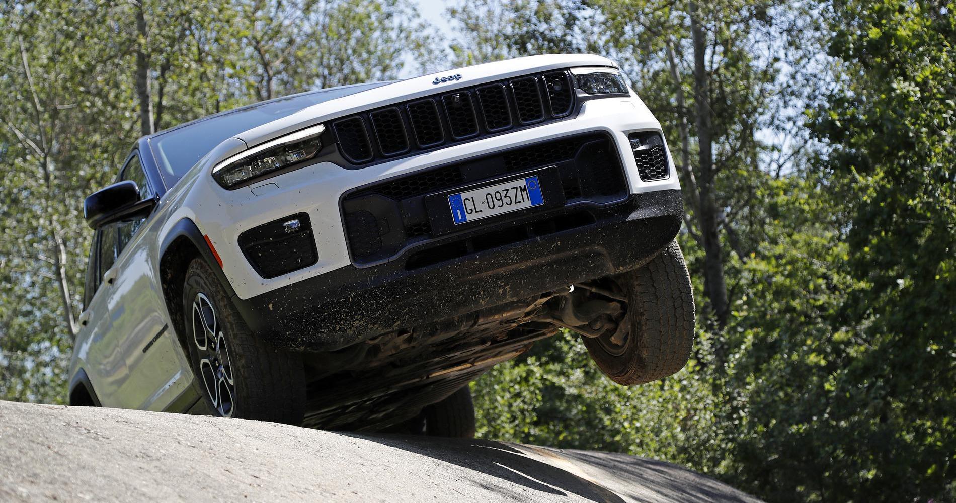 Jeep Grand Cherokee 4xe off road