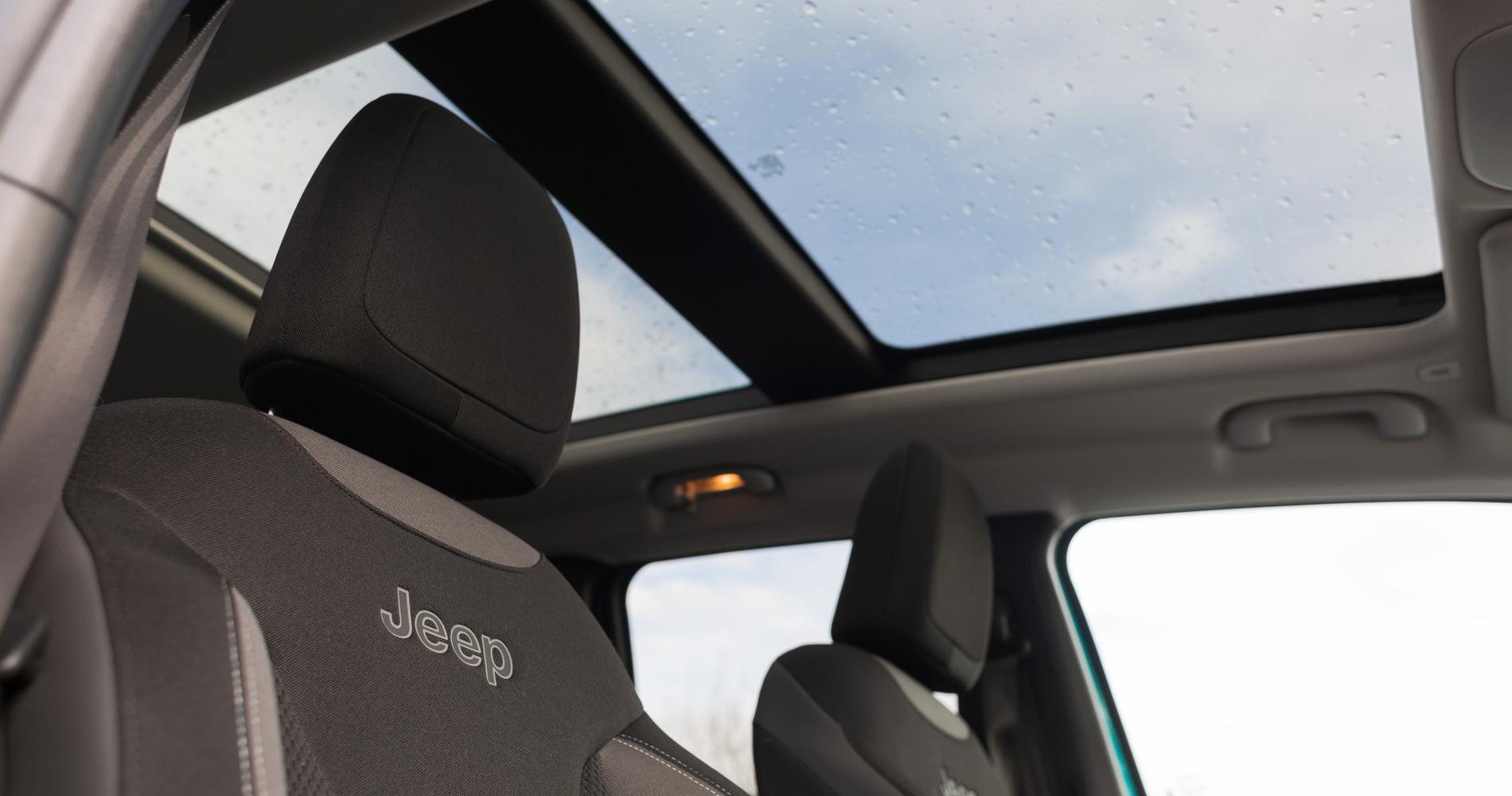 Jeep Renegade e-Hybrid tetto panoramico
