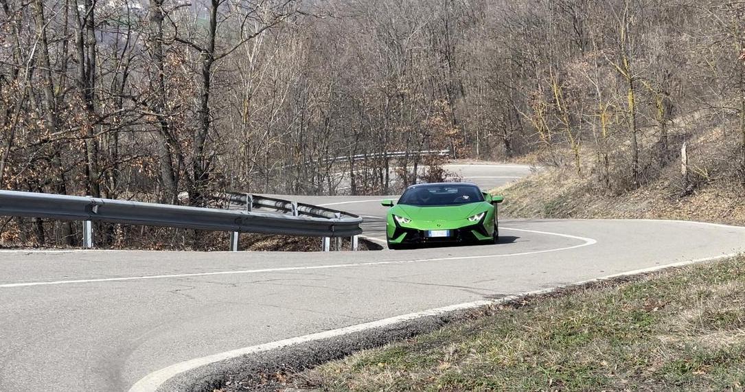 Lamborghini Huracan Tecnica verde 11