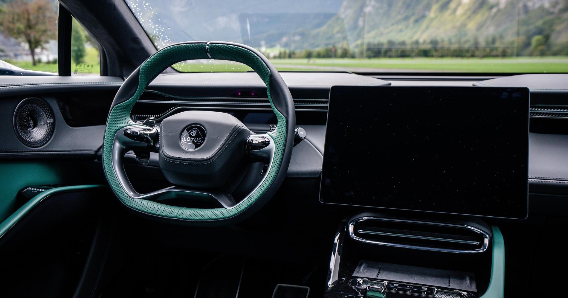 Lotus Eletre X H1000 interni
