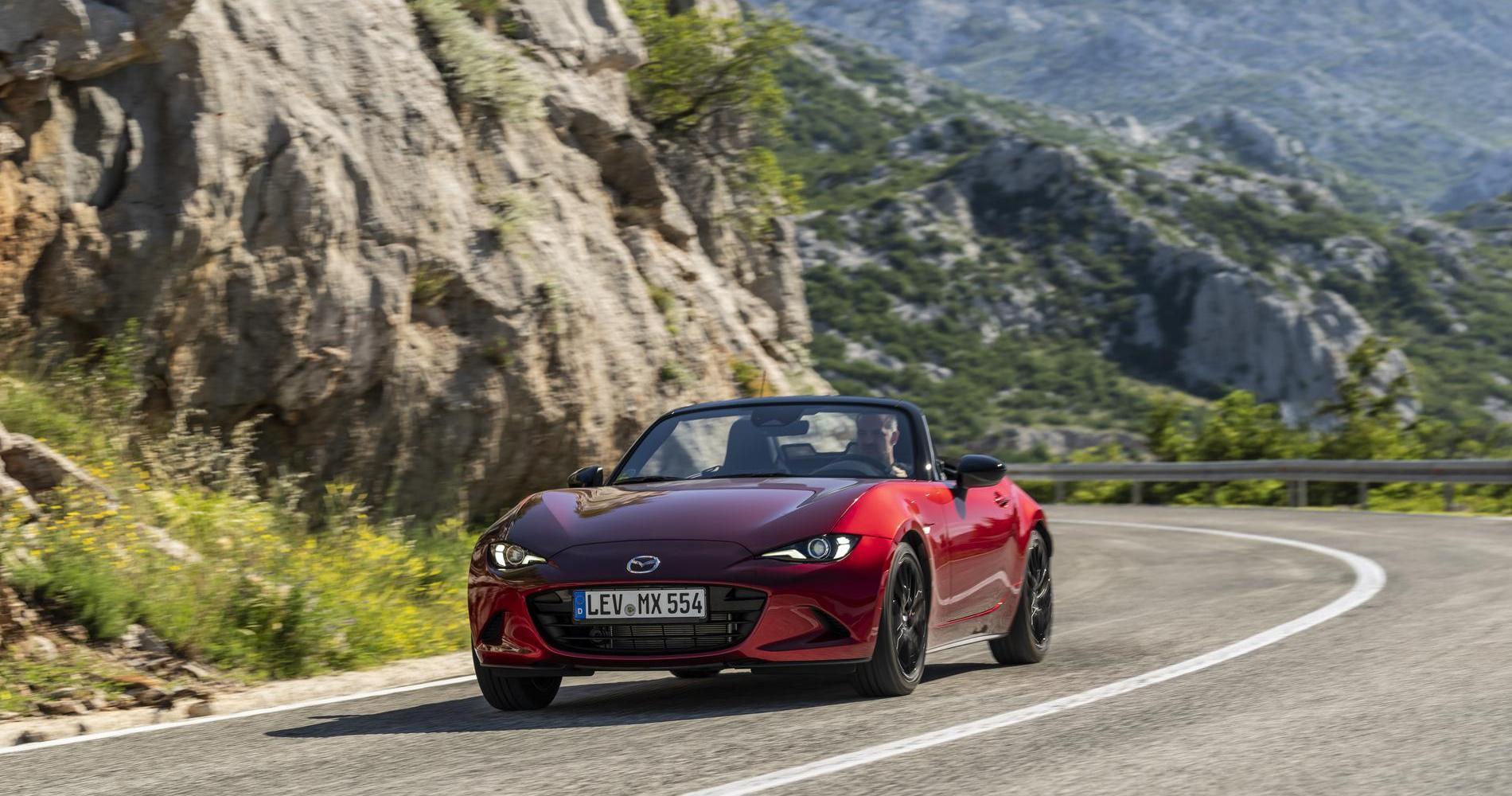 Mazda MX-5 Homura Soul Red Crystal foto