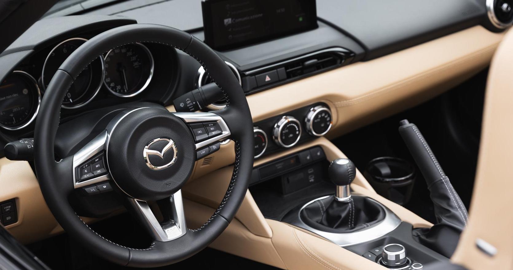 Mazda MX-5 ND Kazari interni