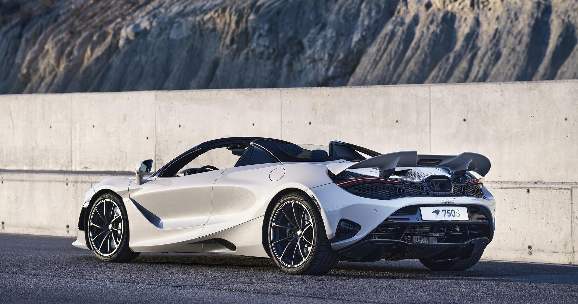 McLaren 750S bianca 3