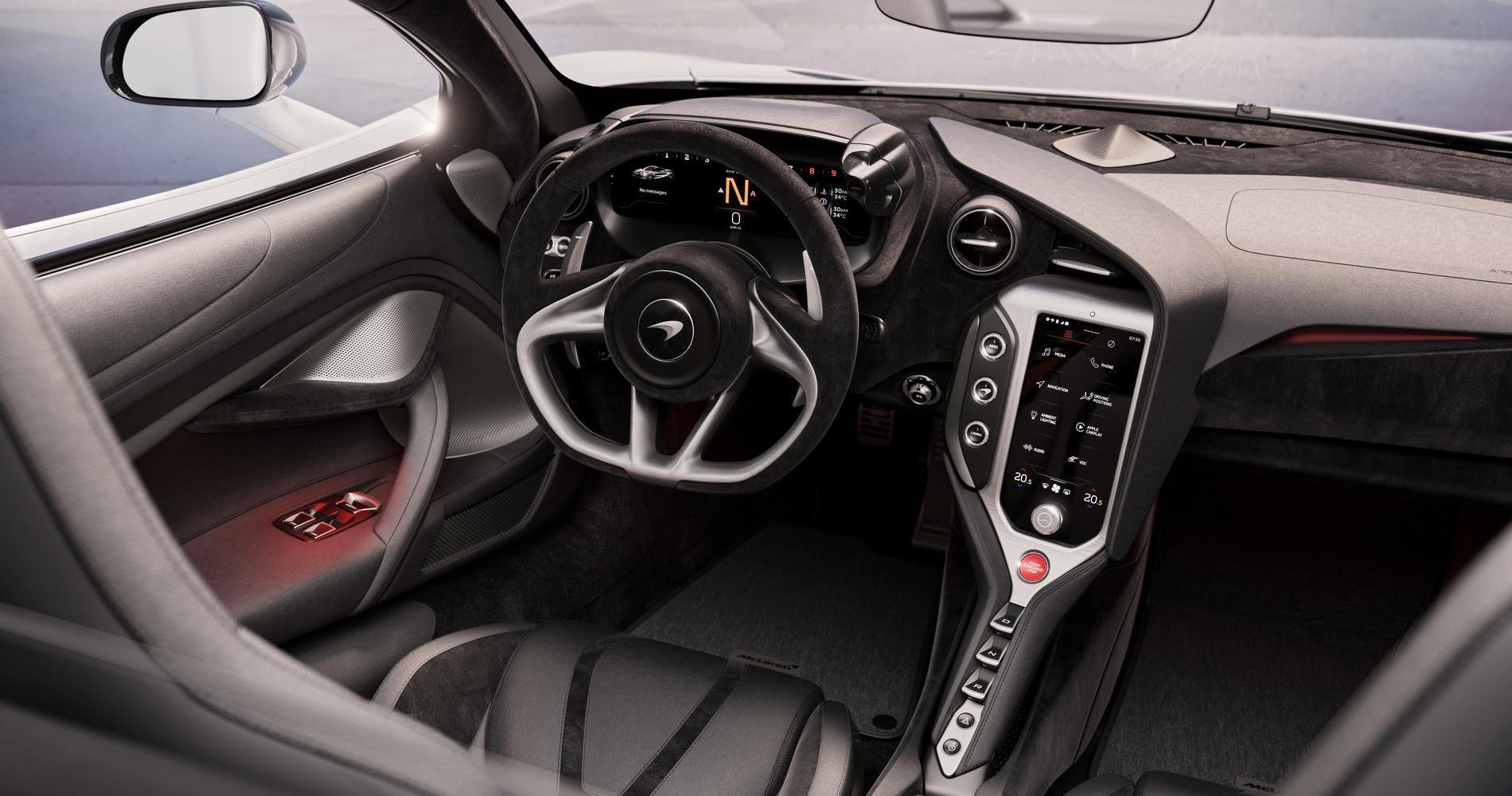 McLaren 750S bianca interni