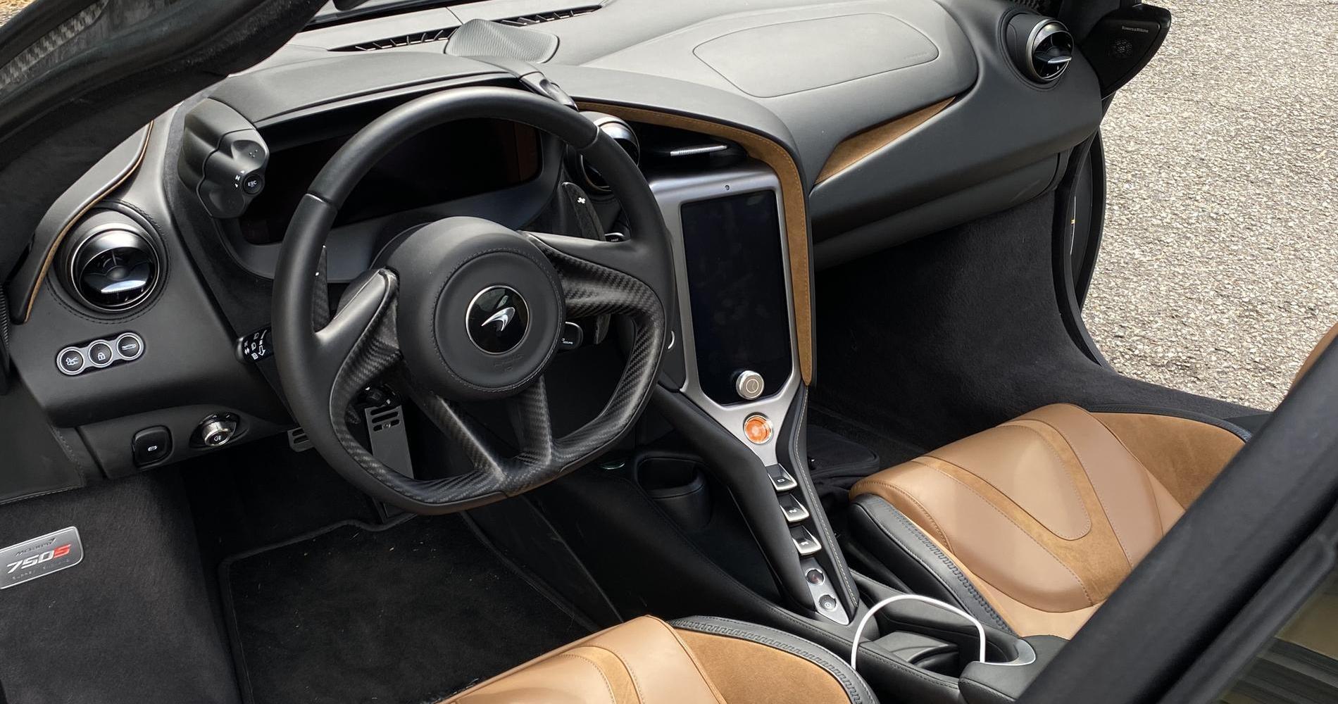 McLaren 750S prova su strada 9