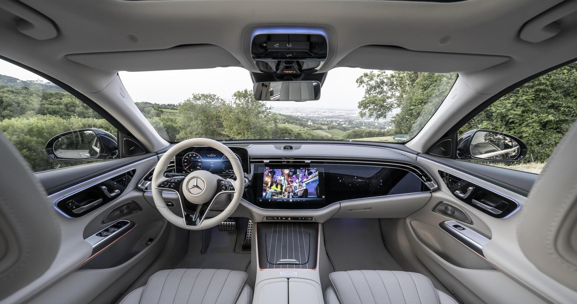 Mercedes Classe E 220 d AMG Line Premium plancia schermi