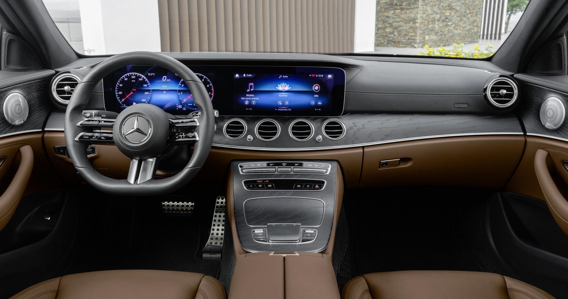 Mercedes E 300 de EQ-Power interni