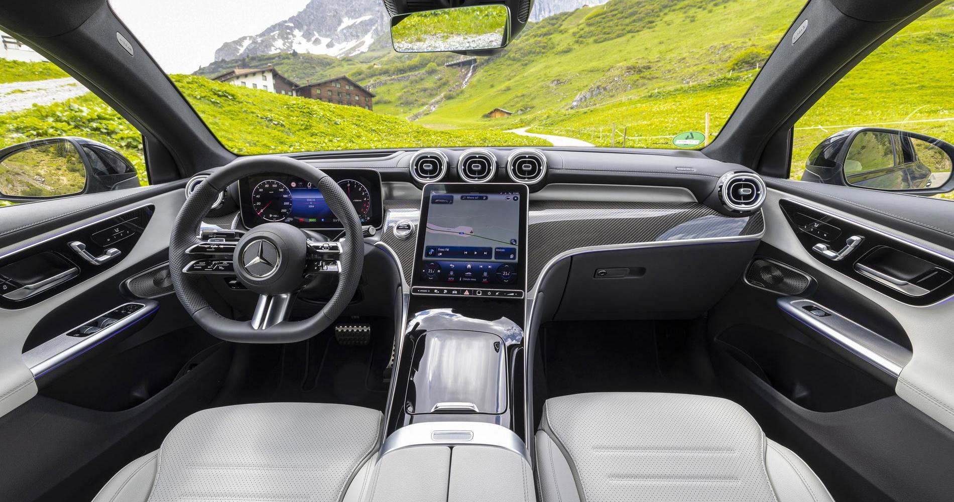 Mercedes GLC Coupé 2023 interni