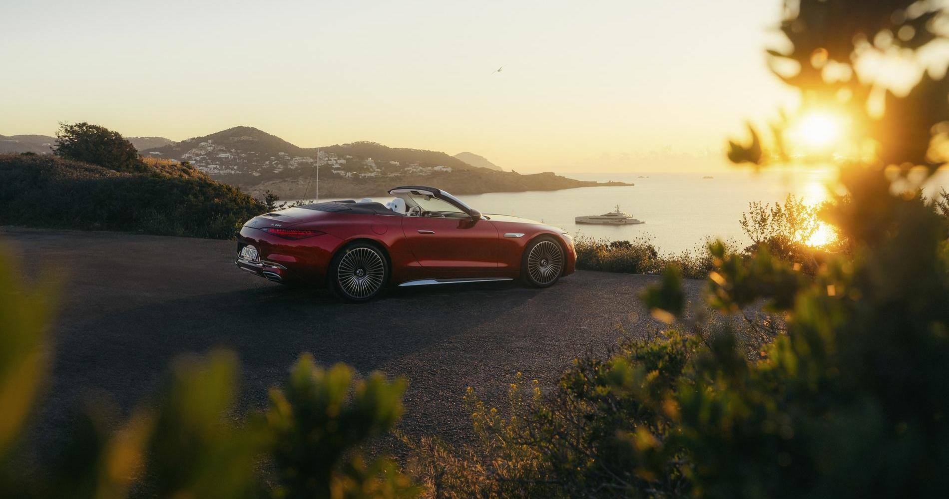 Mercedes-Maybach SL 680 Monogram Series red ambience