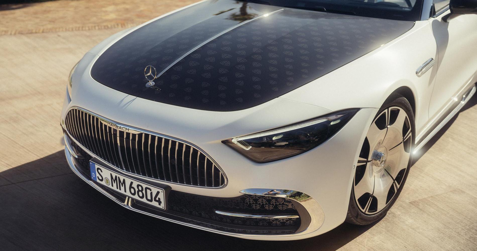 Mercedes-Maybach SL 680 Monogram Series white ambience cofano