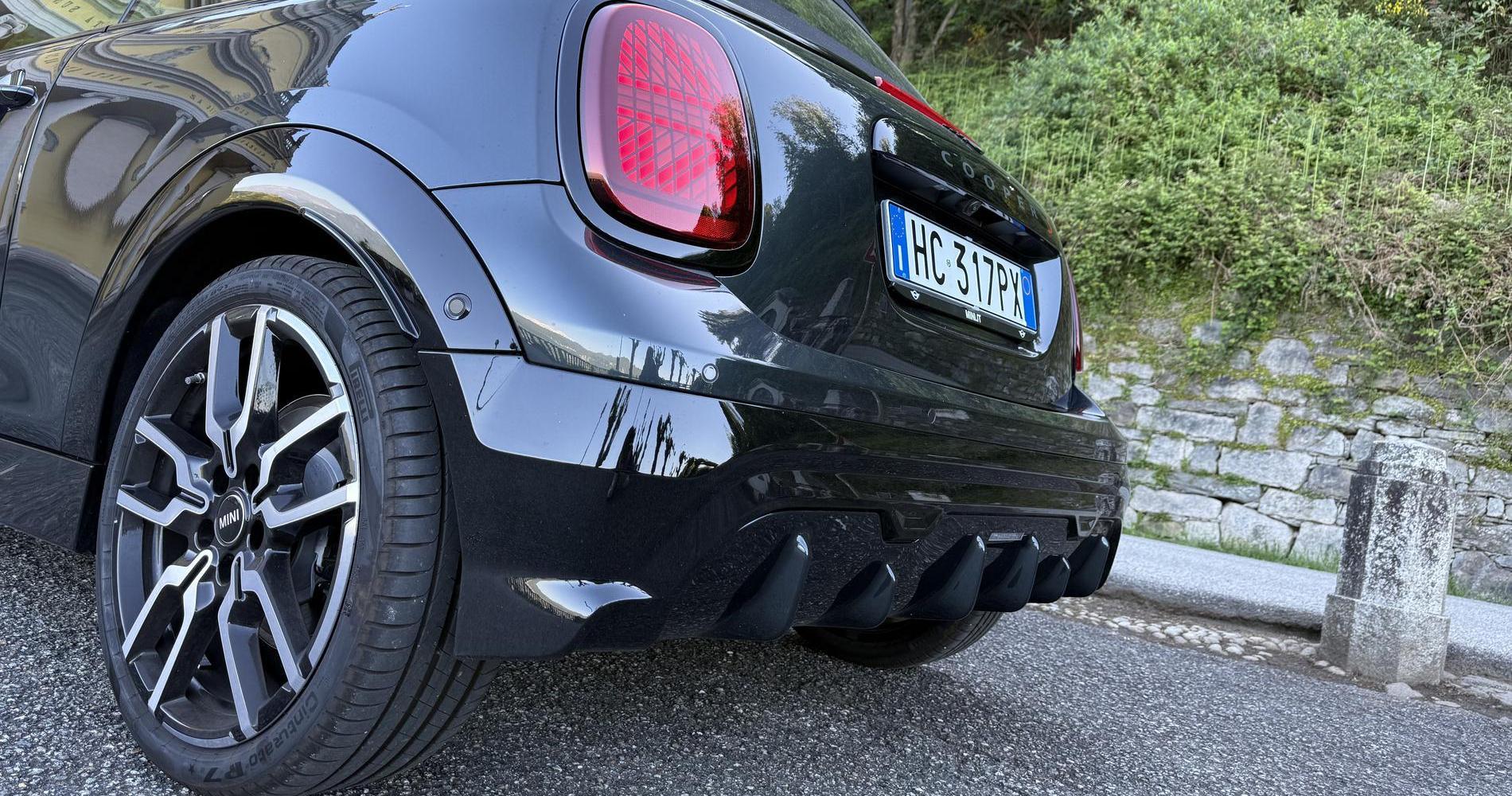 Mini Cabrio John Cooper Works fari