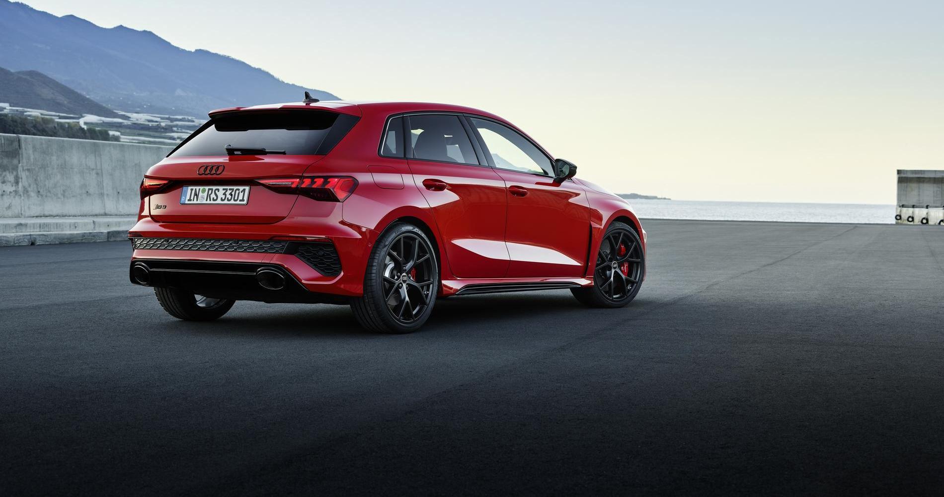 Nuova Audi RS3 2021 rossa