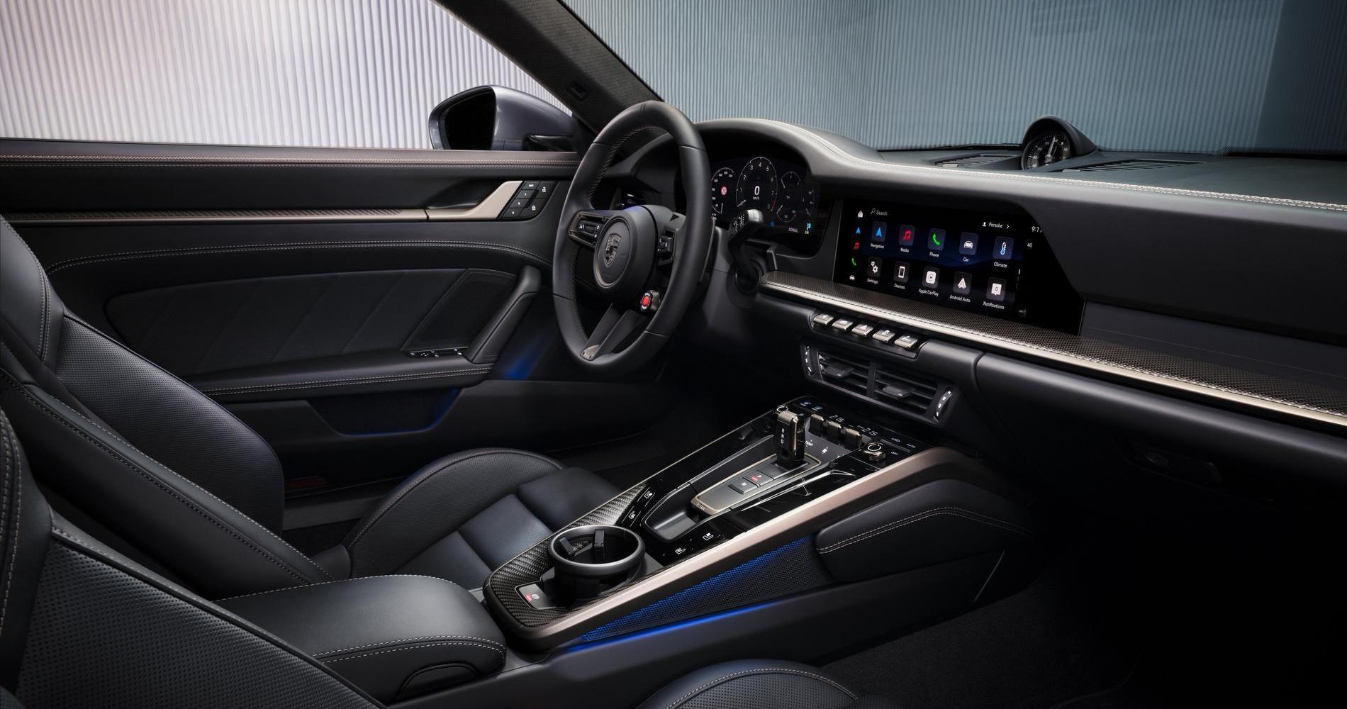 Porsche 911 Turbo S 2025 interni