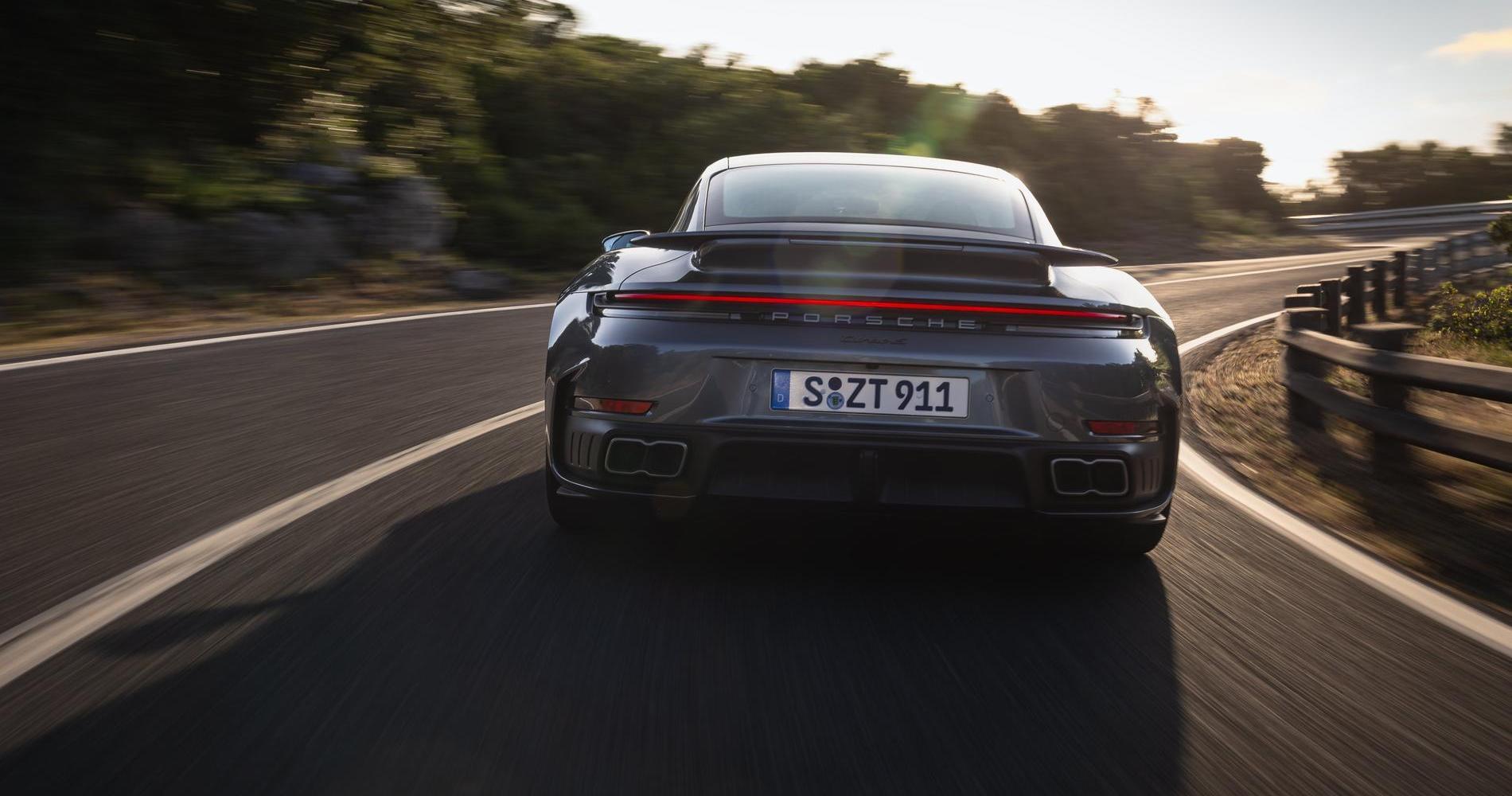 Porsche 911 Turbo S 2025 posteriore
