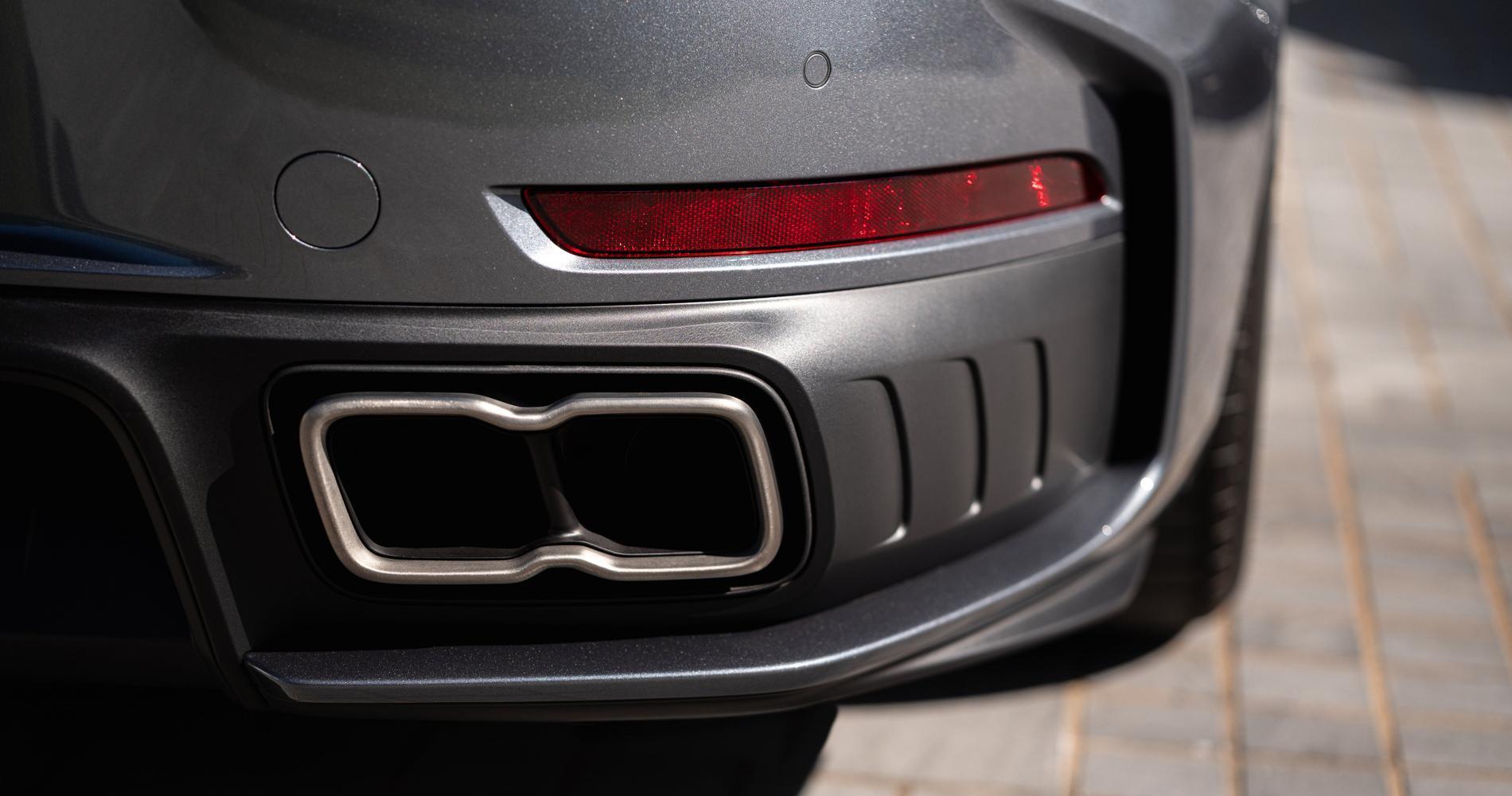 Porsche 911 Turbo S 2025 scarico