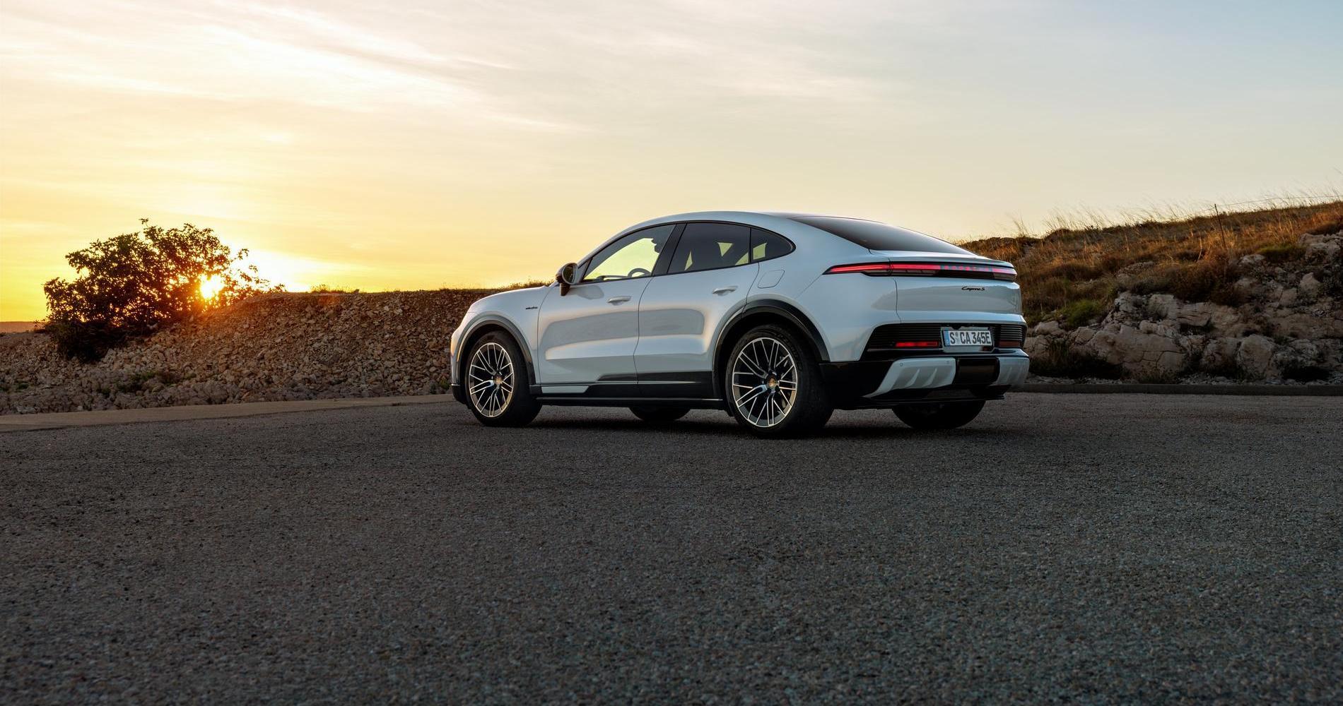 Porsche Cayenne Coup&eacute; elettrica 2026