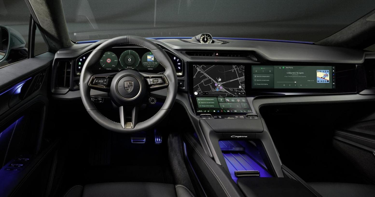 Porsche Cayenne elettrica interni