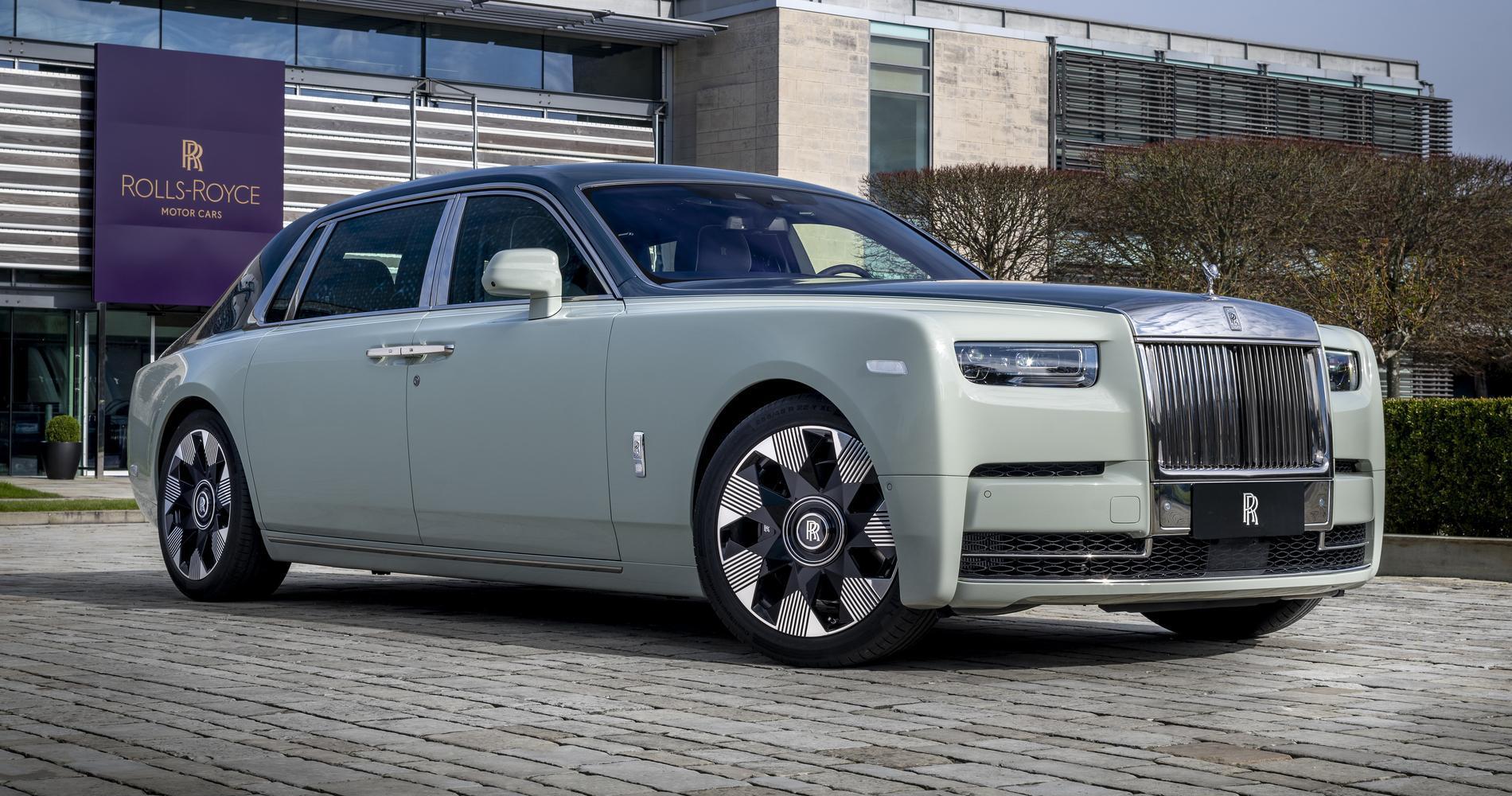 Rolls-Royce Phantom 2025