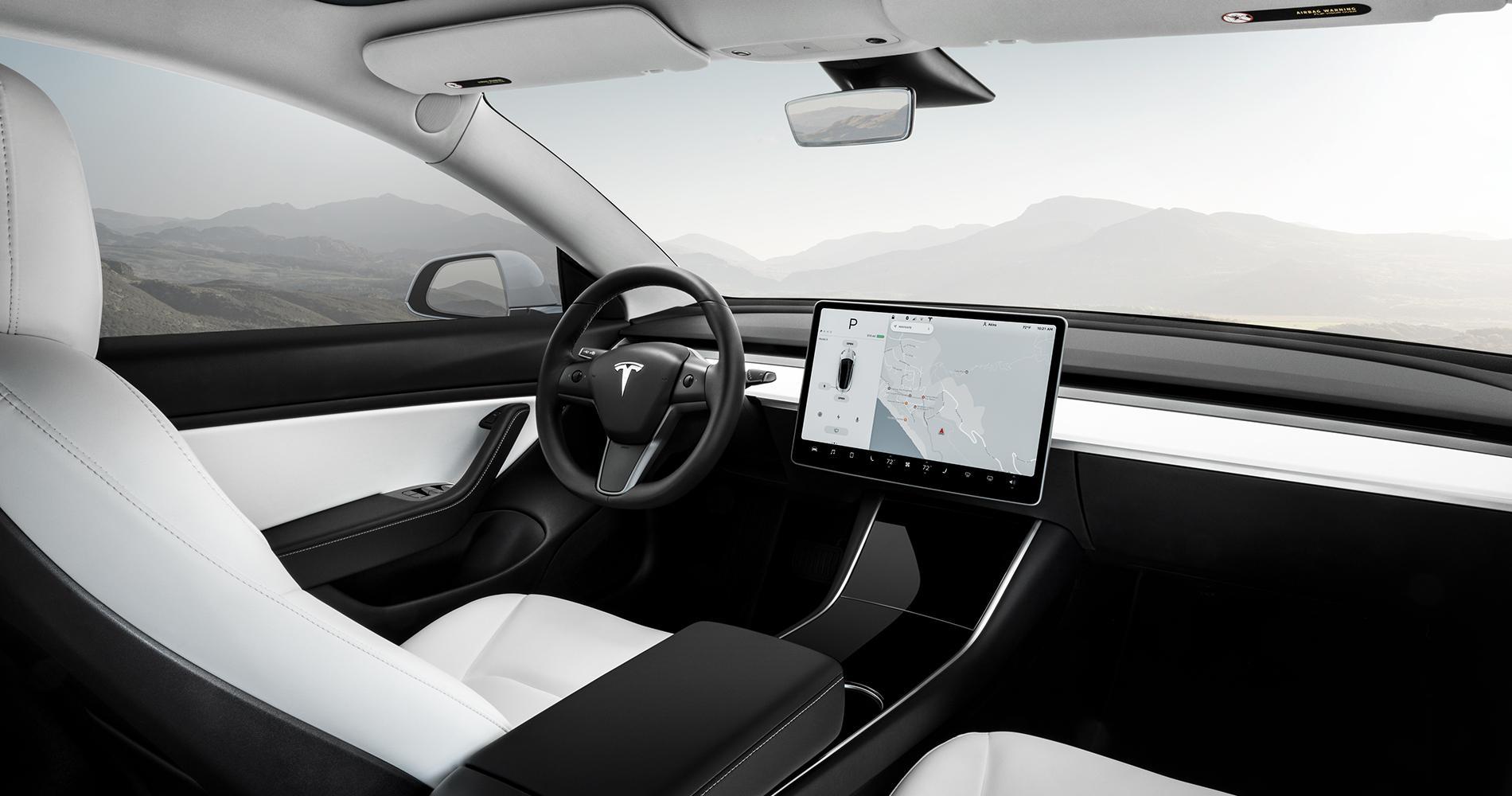 Tesla Model 3 Dual Range 4WD interni