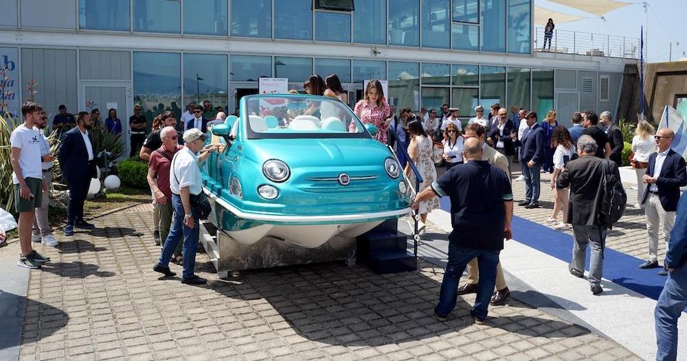 Una Fiat 500 per il mare