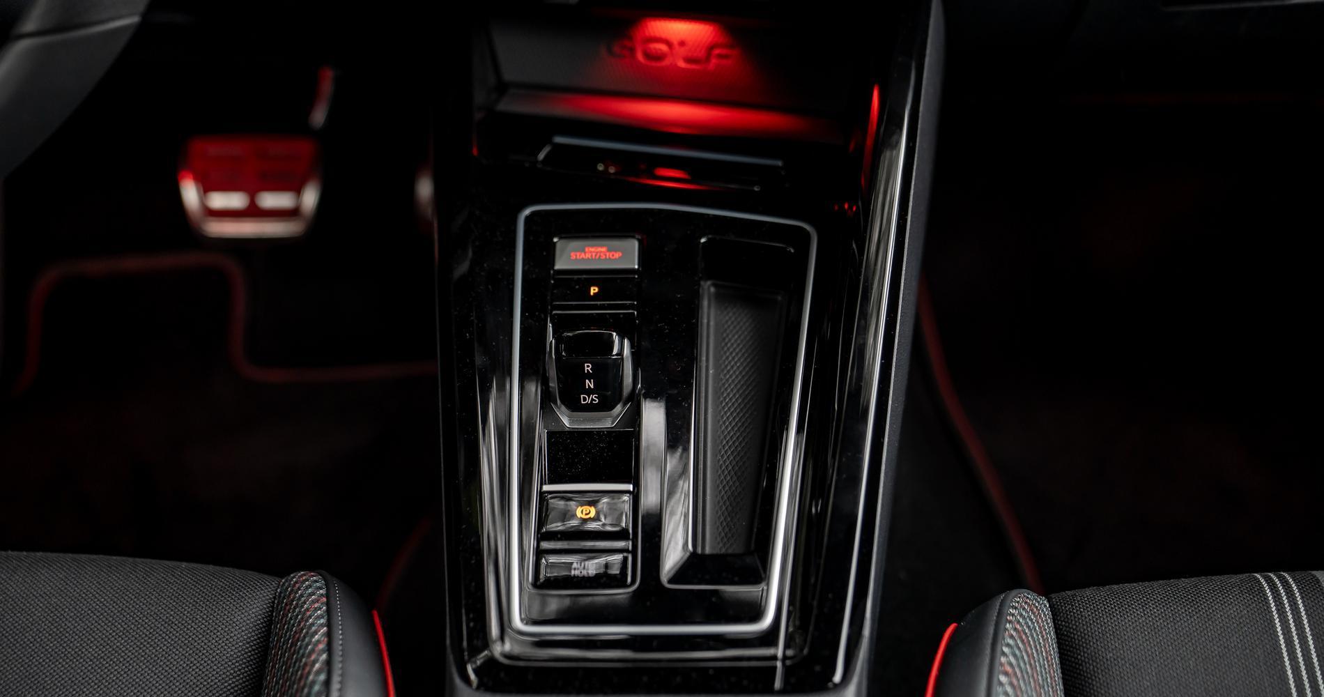 Volkswagen Golf GTI Edition 50 17