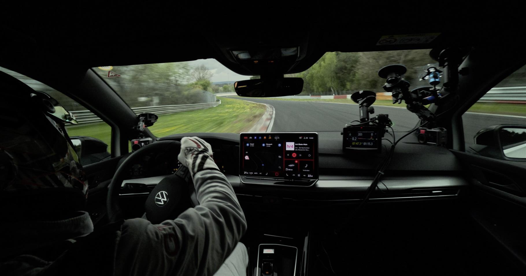 Volkswagen Golf GTI Edition 50 record nurburgring 2