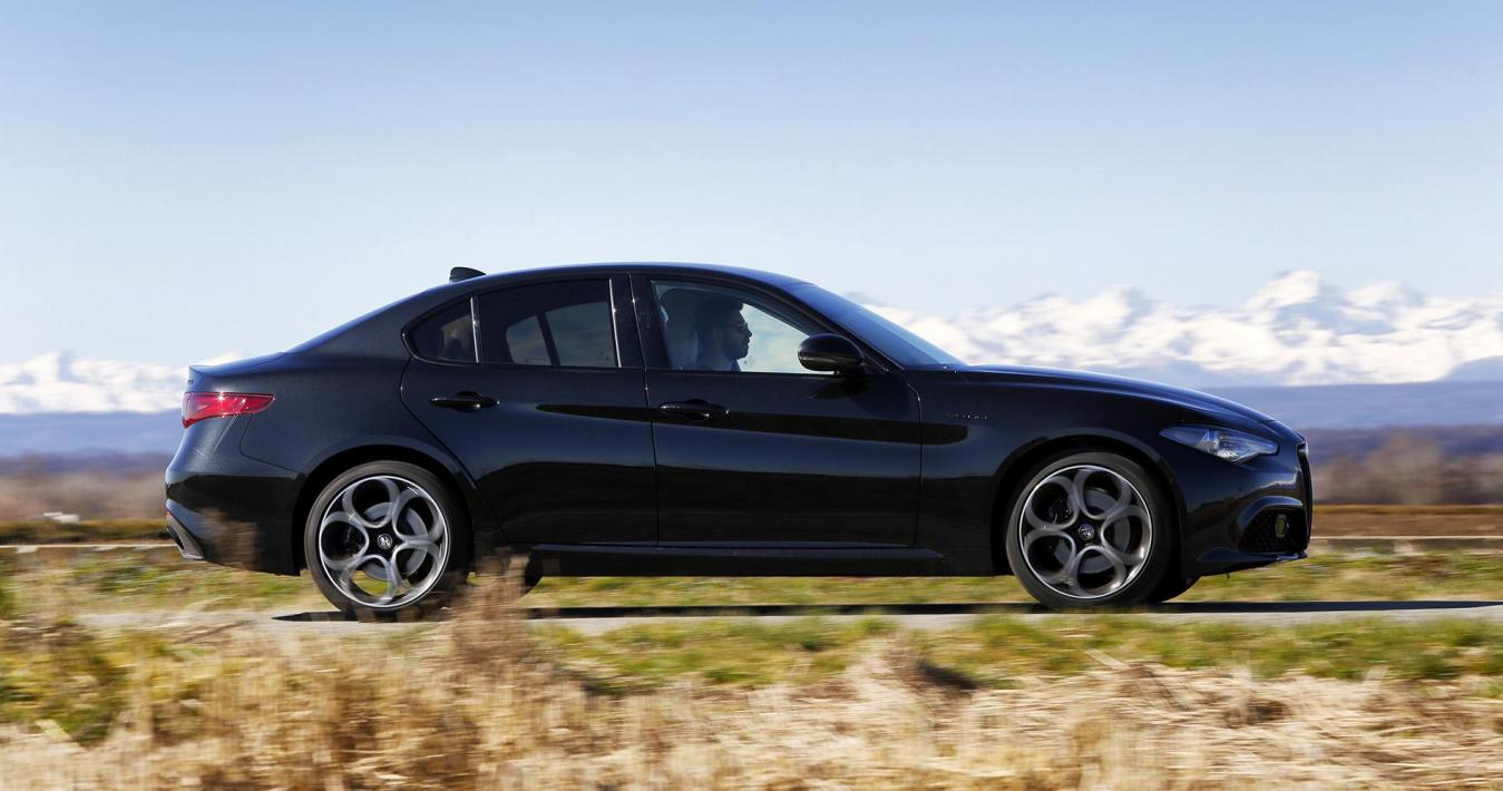 Alfa Romeo Giulia Veloce Q2, la 2.0 Turbo da 280 Cv a trazione posteriore