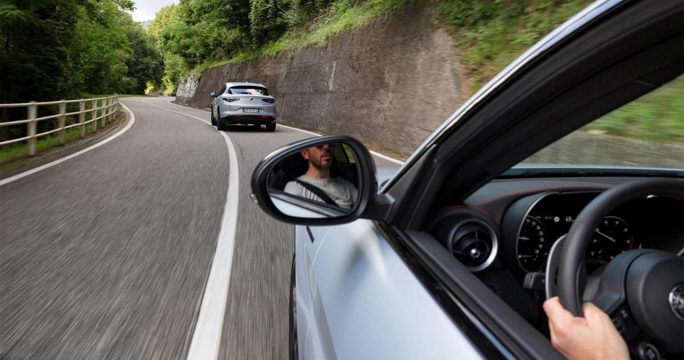 Alfa Romeo Giulia E Stelvio T Cv Competizione Q Prova Su Strada