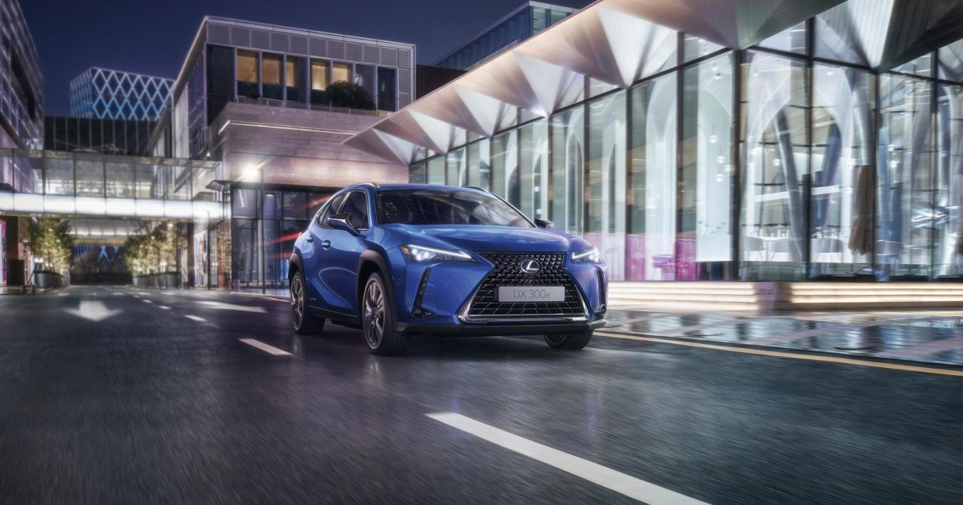Lexus UX 300e la prima 100 elettrica made in Japan