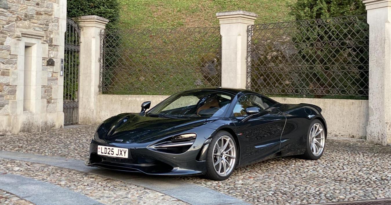 McLaren 750S prova su strada