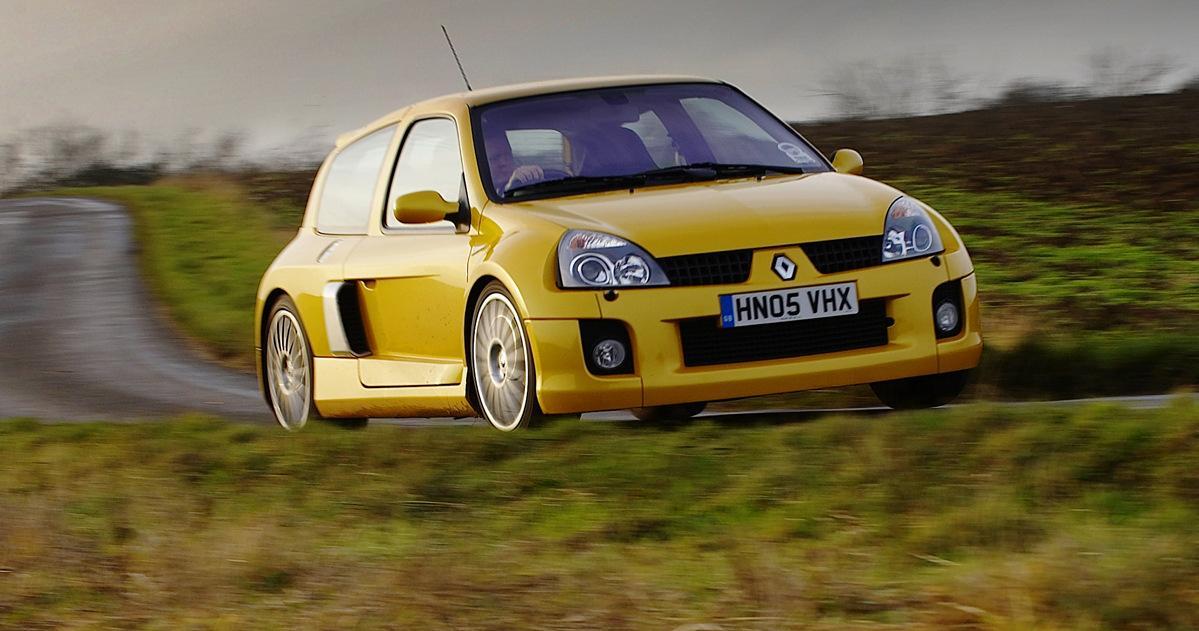 Renault Clio Sport V6 24V 1/43 – Mondial Auto 1998, Universal Hobbies