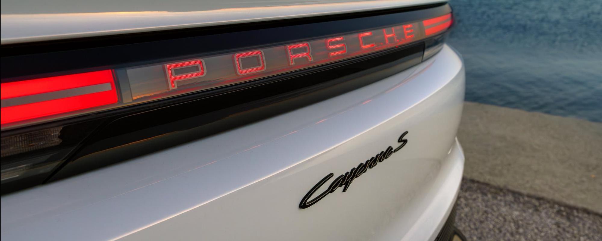 porsche cayenne coup&eacute; 2026 elettrica potenza prezzi prestazioni
