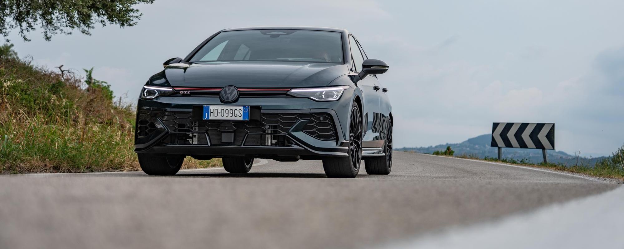 volkswagen golf gti edition 50 prova su strada