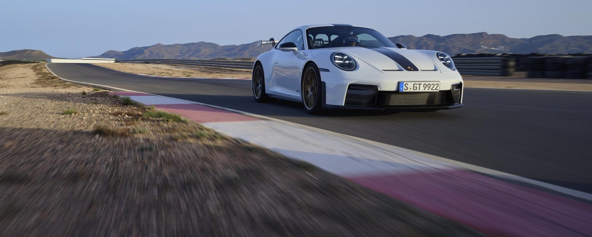 Nuova Porsche 911 GT3 2024 potenza, prezzo, aggiornamenti