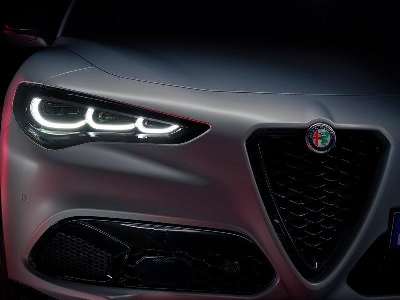 Alfa Romeo Stelvio 5