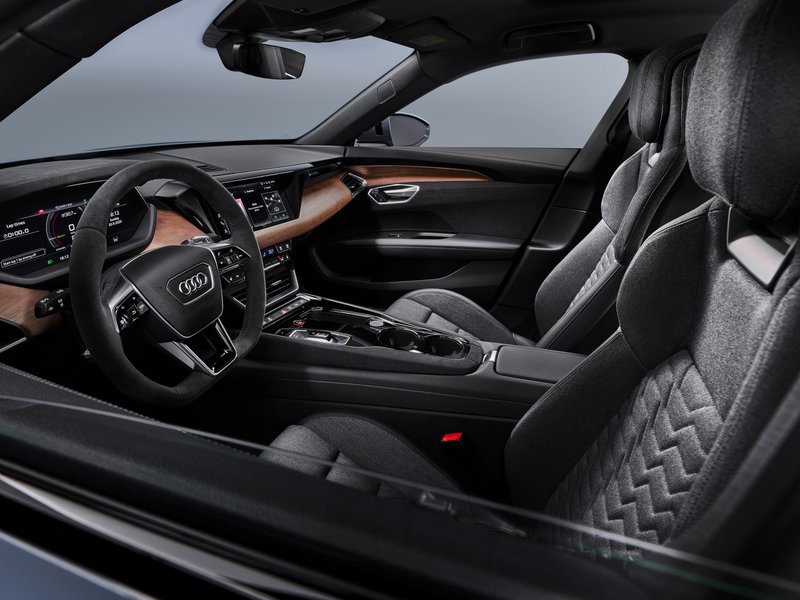 Audi e-tron GT interni 1