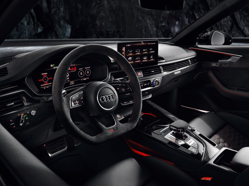 Audi RS4 Avant interni 1