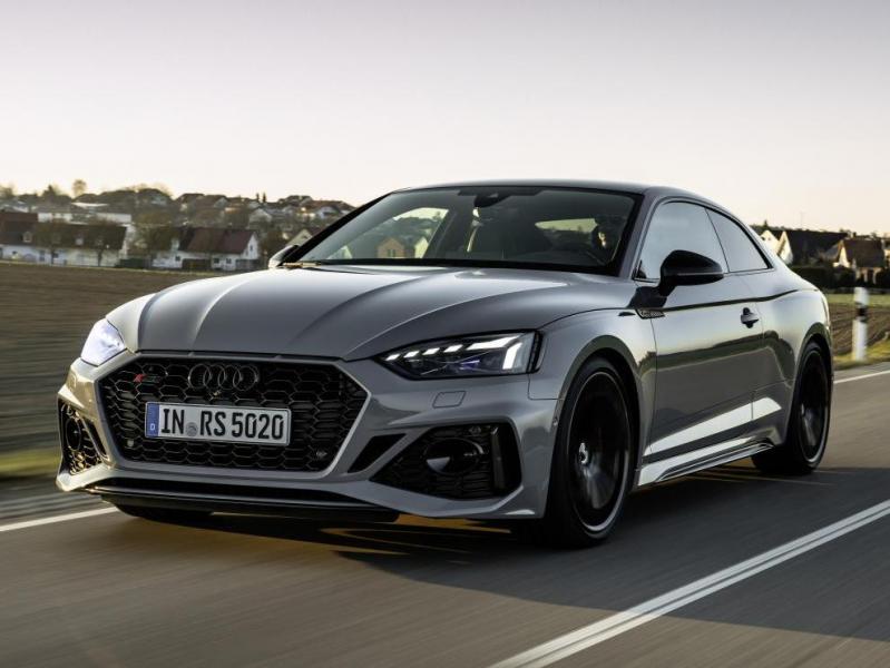 Audi RS5 Coupé strada